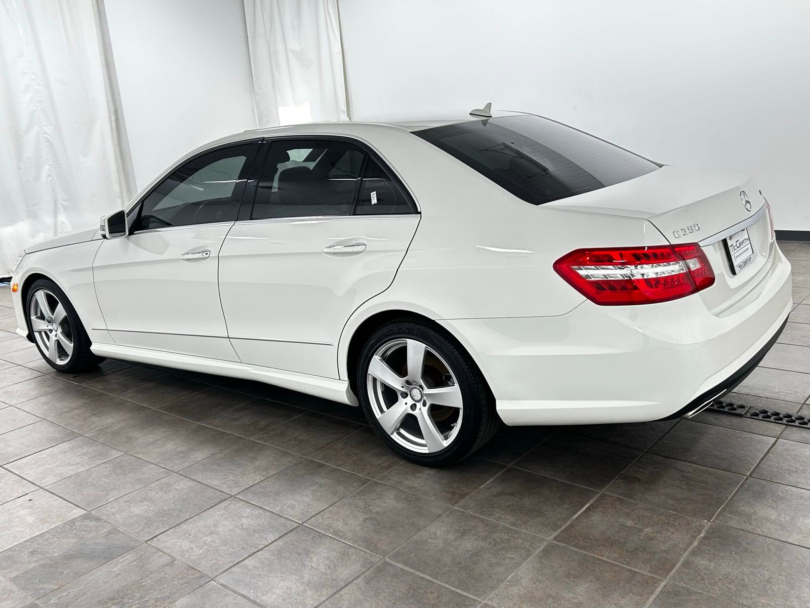 Used 2010 Mercedes-Benz E 350 4MATIC Sedan image 3