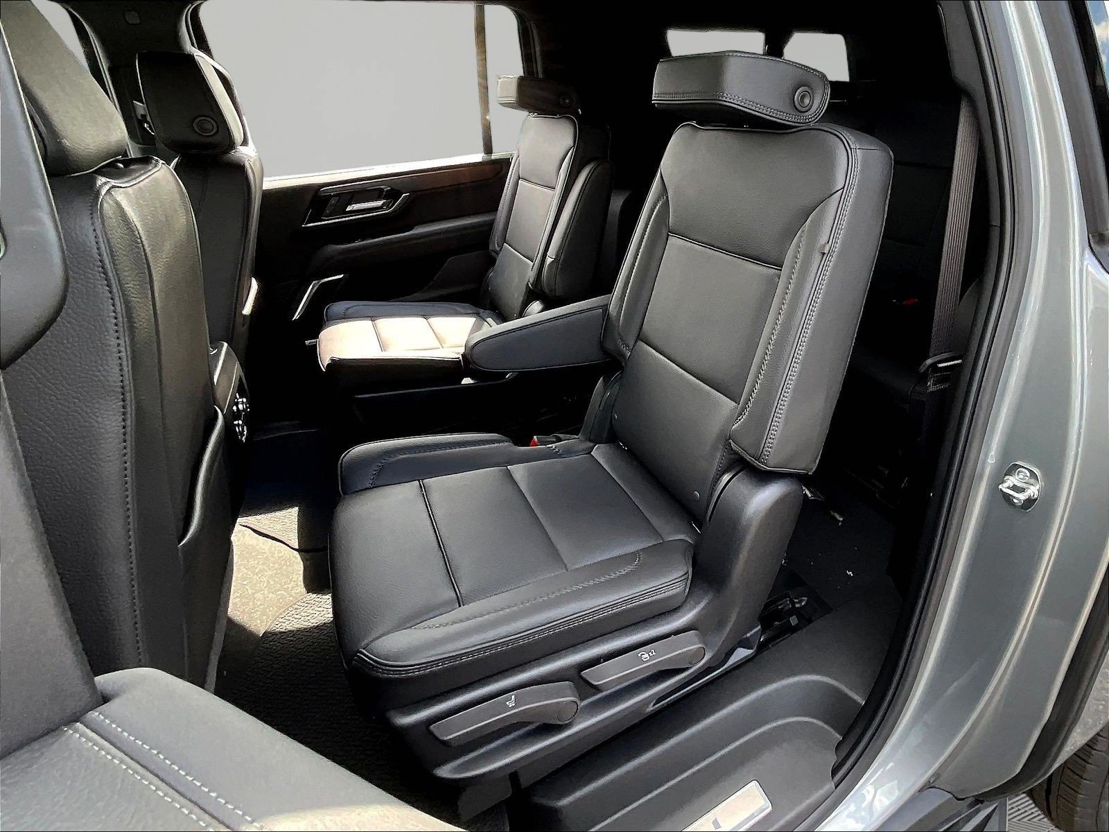 New 2026 GMC Yukon XL Denali AWD/4WD image 18