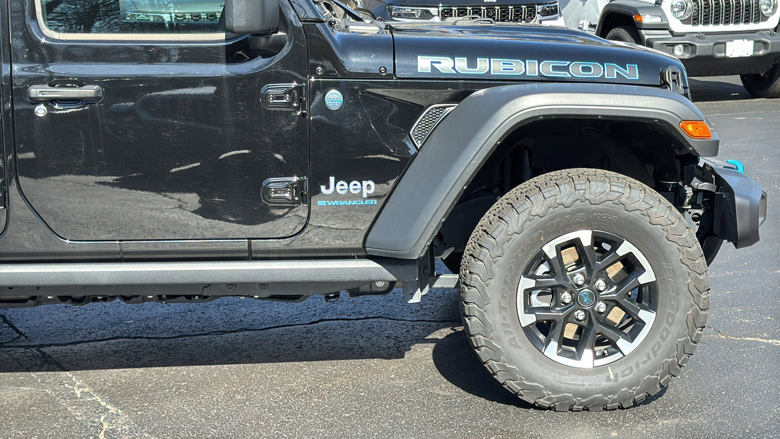 Used 2025 Jeep Wrangler Unlimited Rubicon 4xe w/ Convenience Group image 8