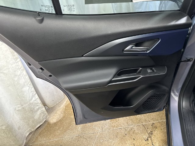 Used 2024 Chevrolet Equinox EV LT FWD image 24