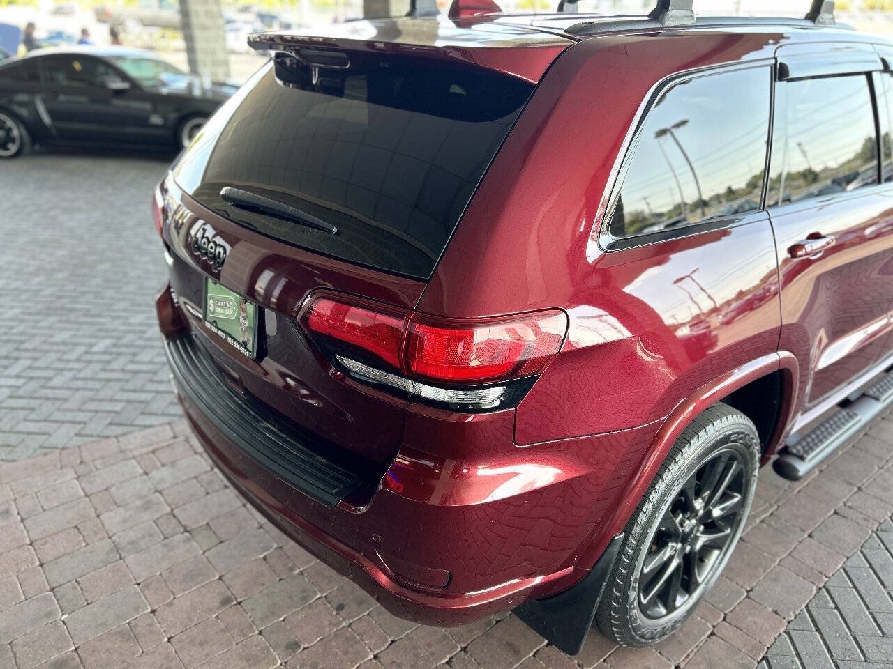 Used 2019 Jeep Grand Cherokee Altitude AWD/4WD image 18