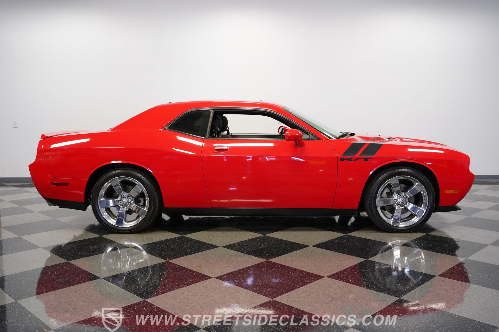 Used 2009 Dodge Challenger R/T RWD image 15
