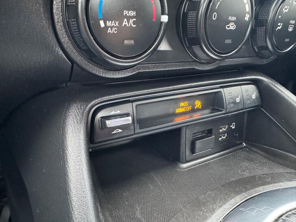 Used 2023 MAZDA MX-5 Miata Club image 14