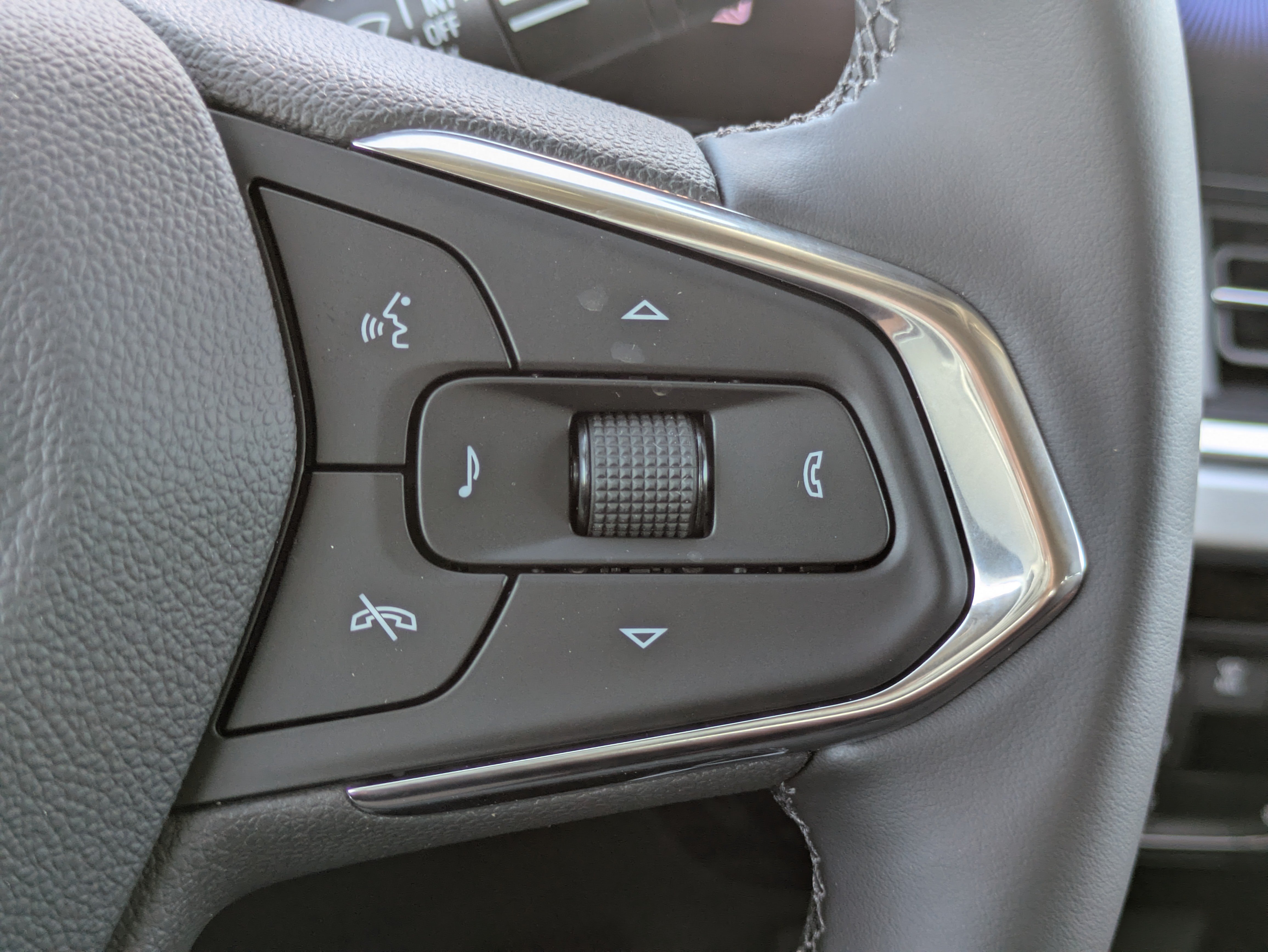 New 2026 Chevrolet Trax LT w/ Driver Confidence Package FWD image 16
