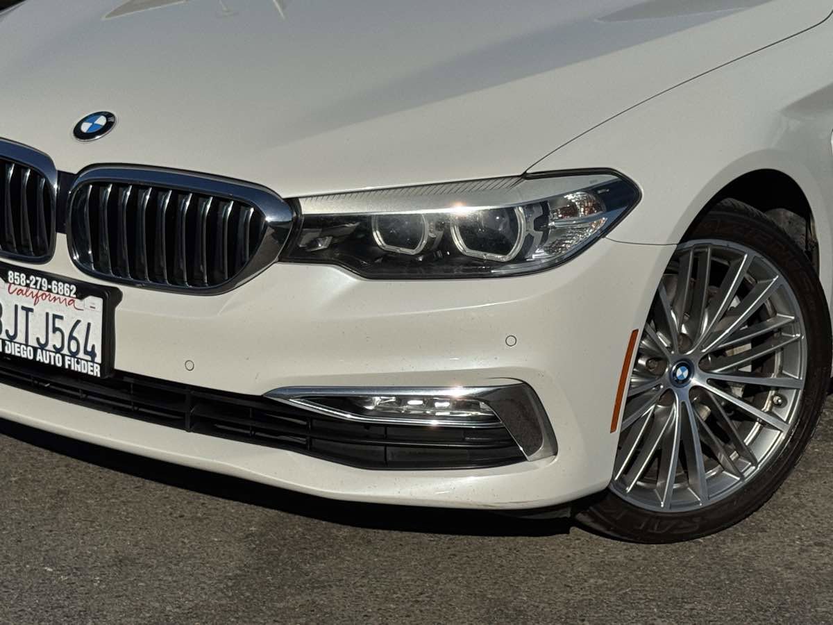 Used 2018 BMW 530e w/ Premium Package 2 image 3