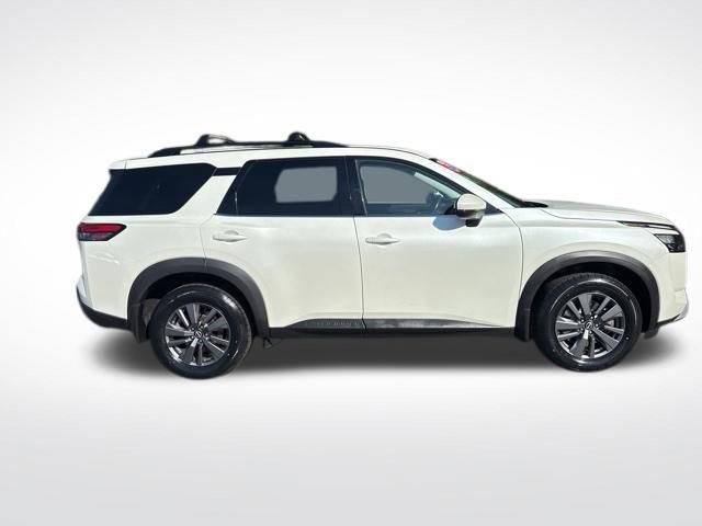 Used 2023 Nissan Pathfinder SV w/ SV Premium Package AWD/4WD image 7