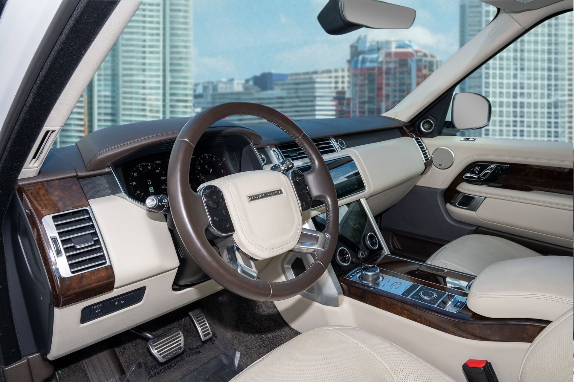 Used 2021 Land Rover Range Rover Westminster Edition image 14