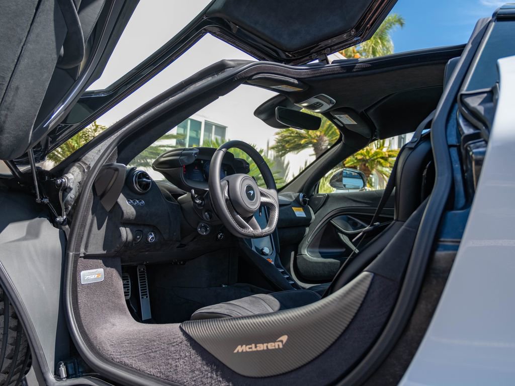 New 2026 McLaren 750S image 8