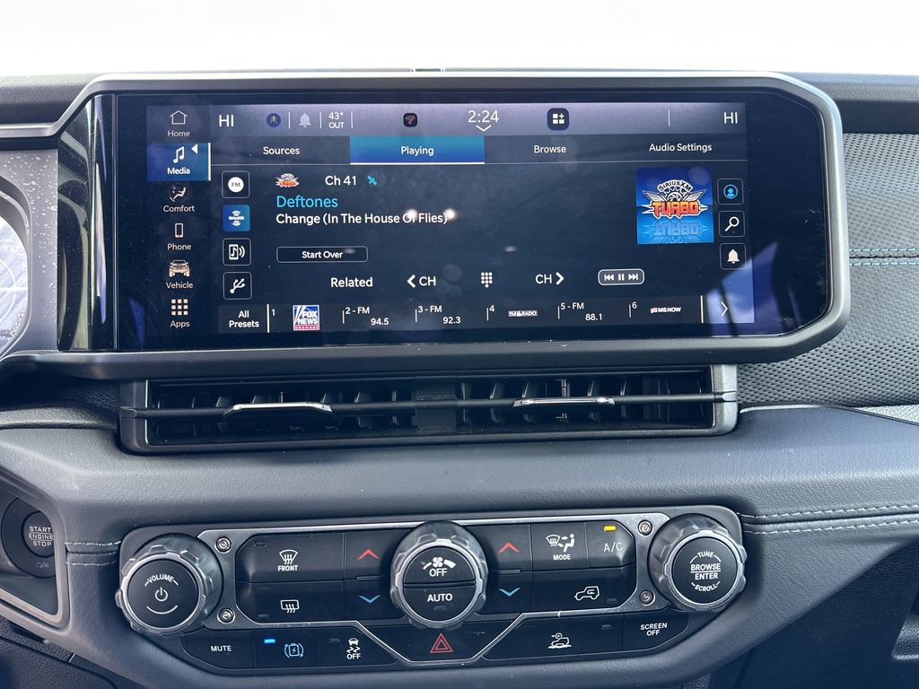 Used 2025 Jeep Wrangler Unlimited Rubicon 4xe image 11