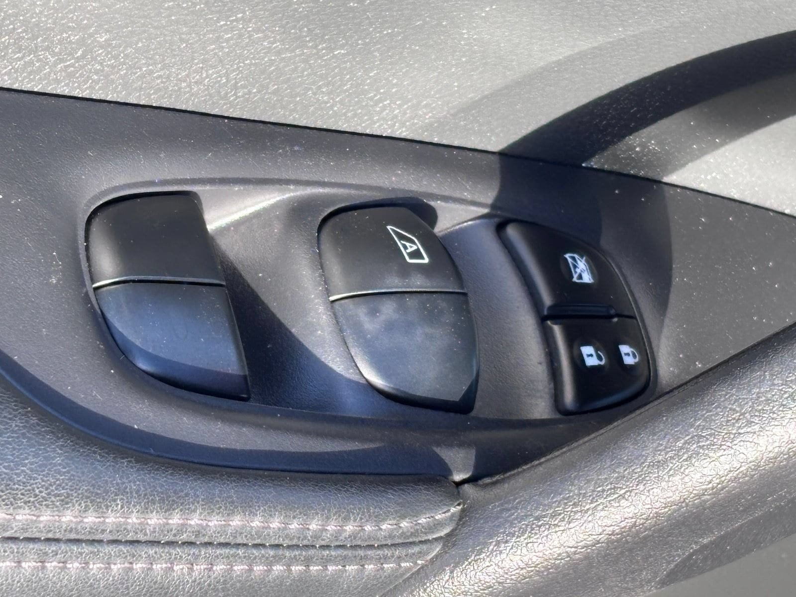 Used 2019 Nissan Rogue SV w/ Sun & Sound Touring Package AWD/4WD image 21