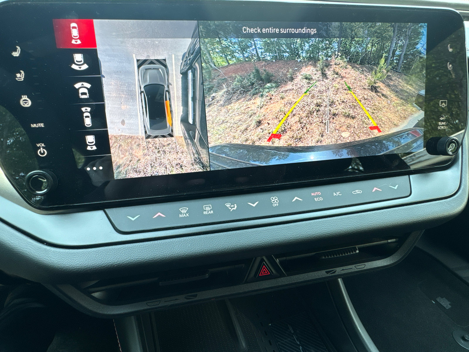 Used 2025 Dodge Charger R/T w/ Plus Group image 26