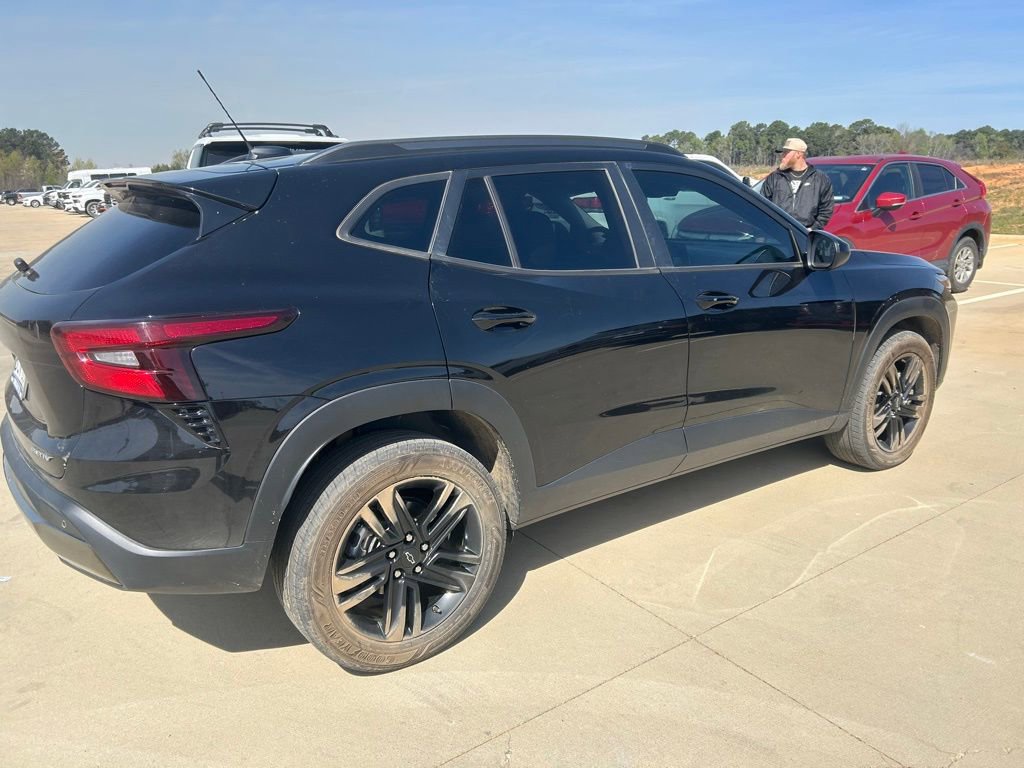 Used 2025 Chevrolet Trax ACTIV w/ Driver Confidence Package image 5