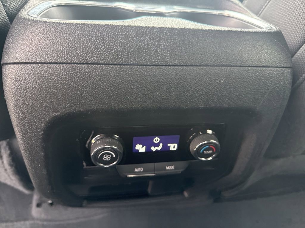 Used 2024 Chevrolet Traverse LT image 19