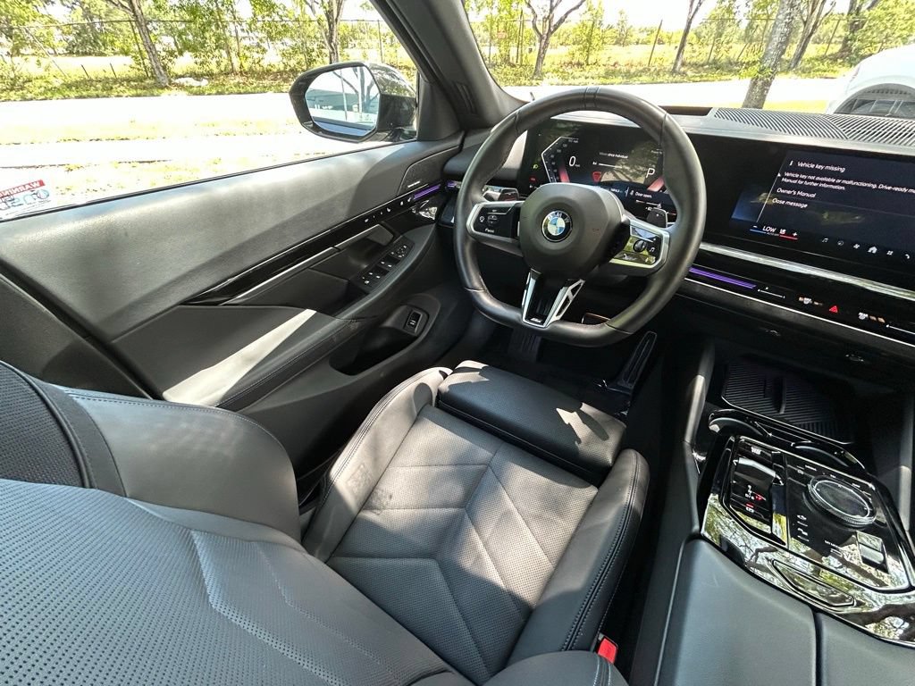 Used 2025 BMW 530i RWD image 9