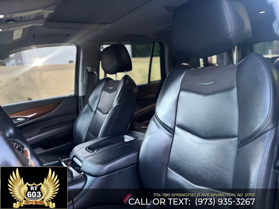 Used 2019 Cadillac Escalade Luxury AWD/4WD image 20