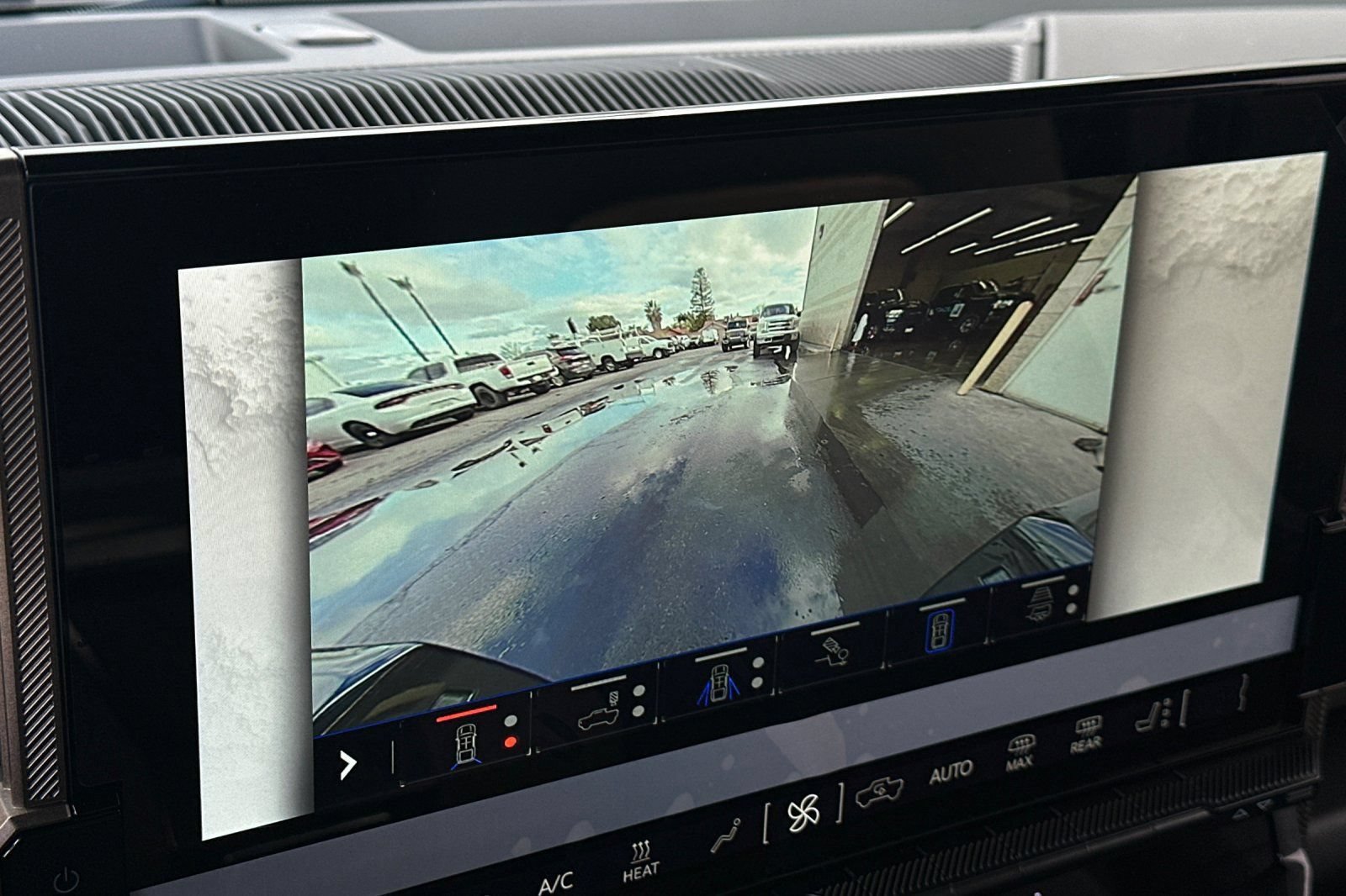 New 2025 GMC Hummer EV 2X AWD/4WD image 19