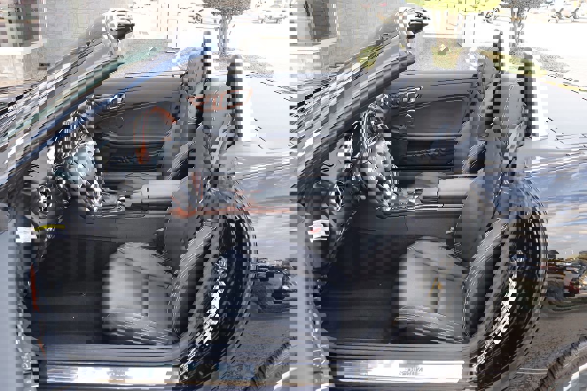 Used 2014 Mercedes-Benz SLK 350 image 29