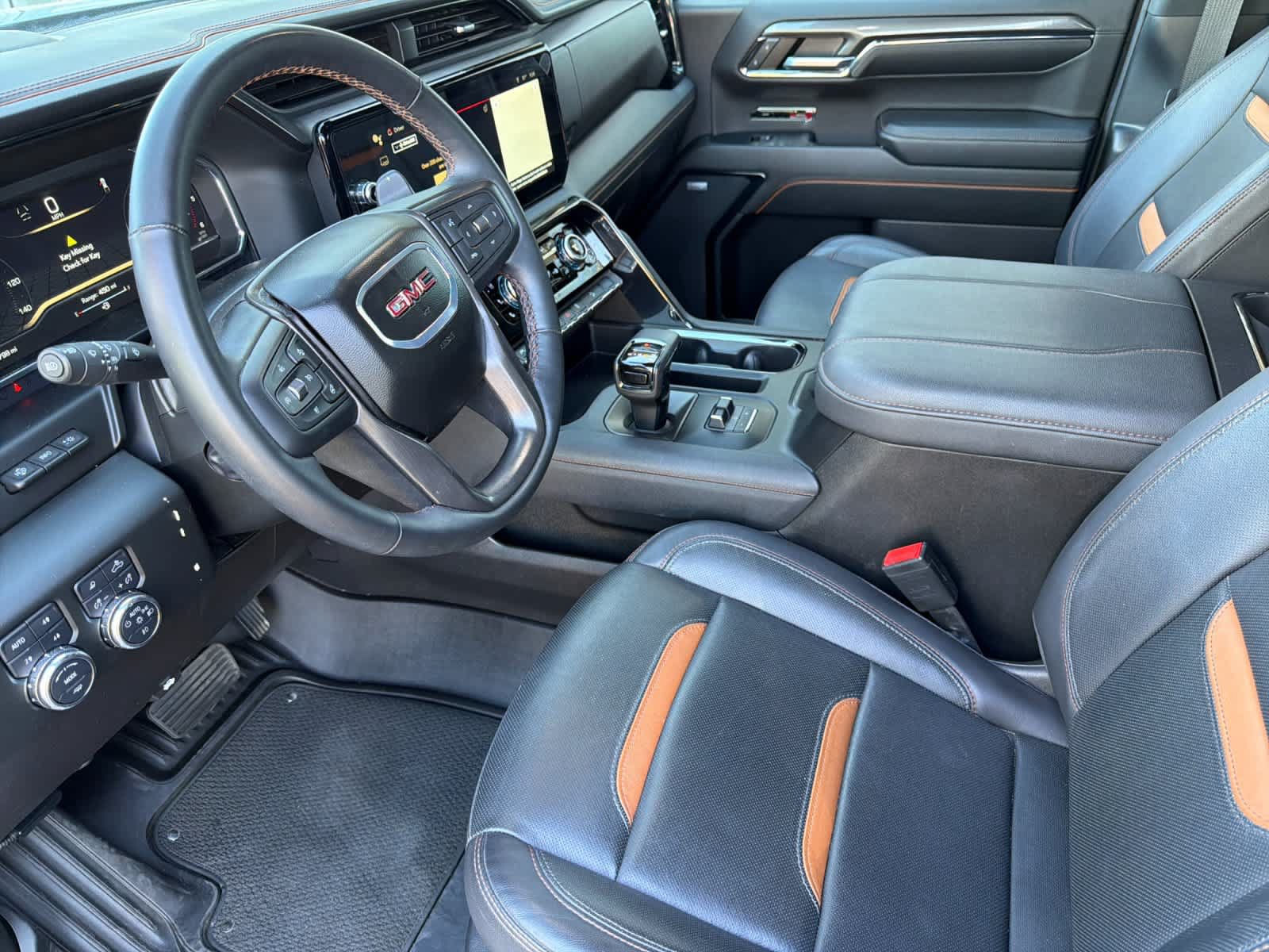 Used 2024 GMC Sierra 1500 AT4 w/ Technology Package AWD/4WD image 11
