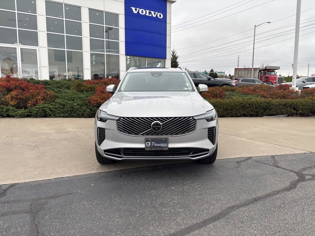 Certified 2025 Volvo XC90 B6 Plus image 2