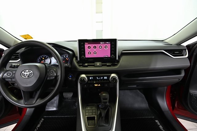 Used 2019 Toyota RAV4 XLE image 2