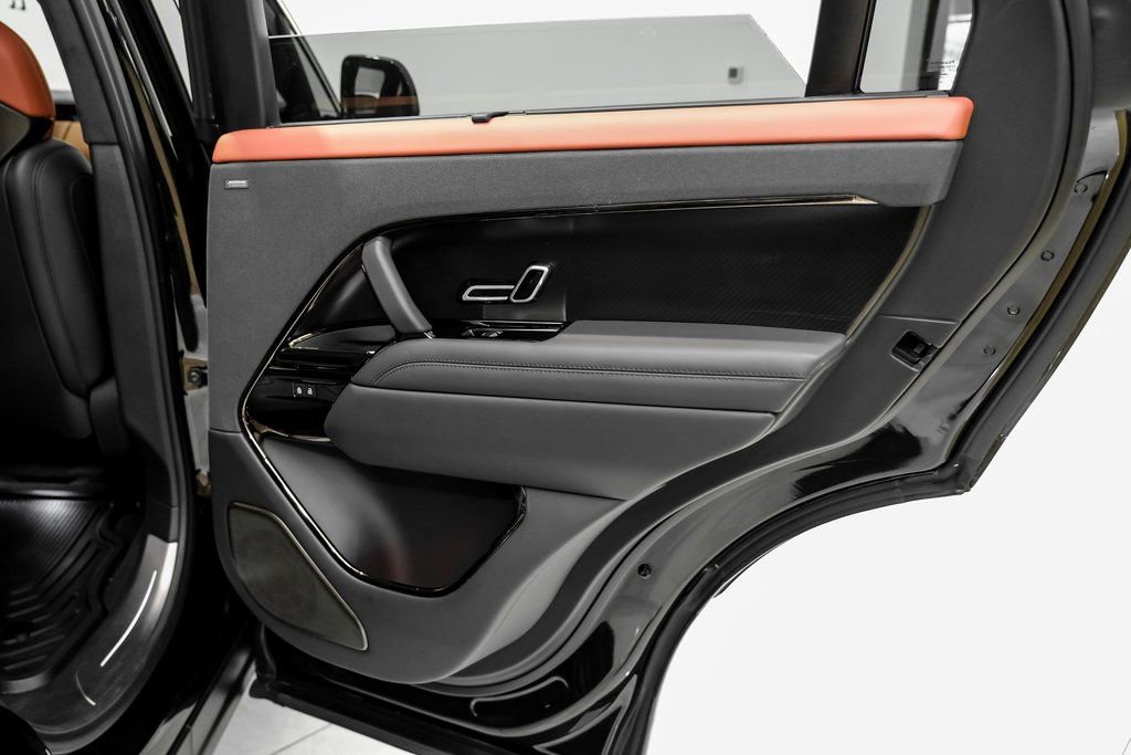 Used 2024 Land Rover Range Rover Sport image 42