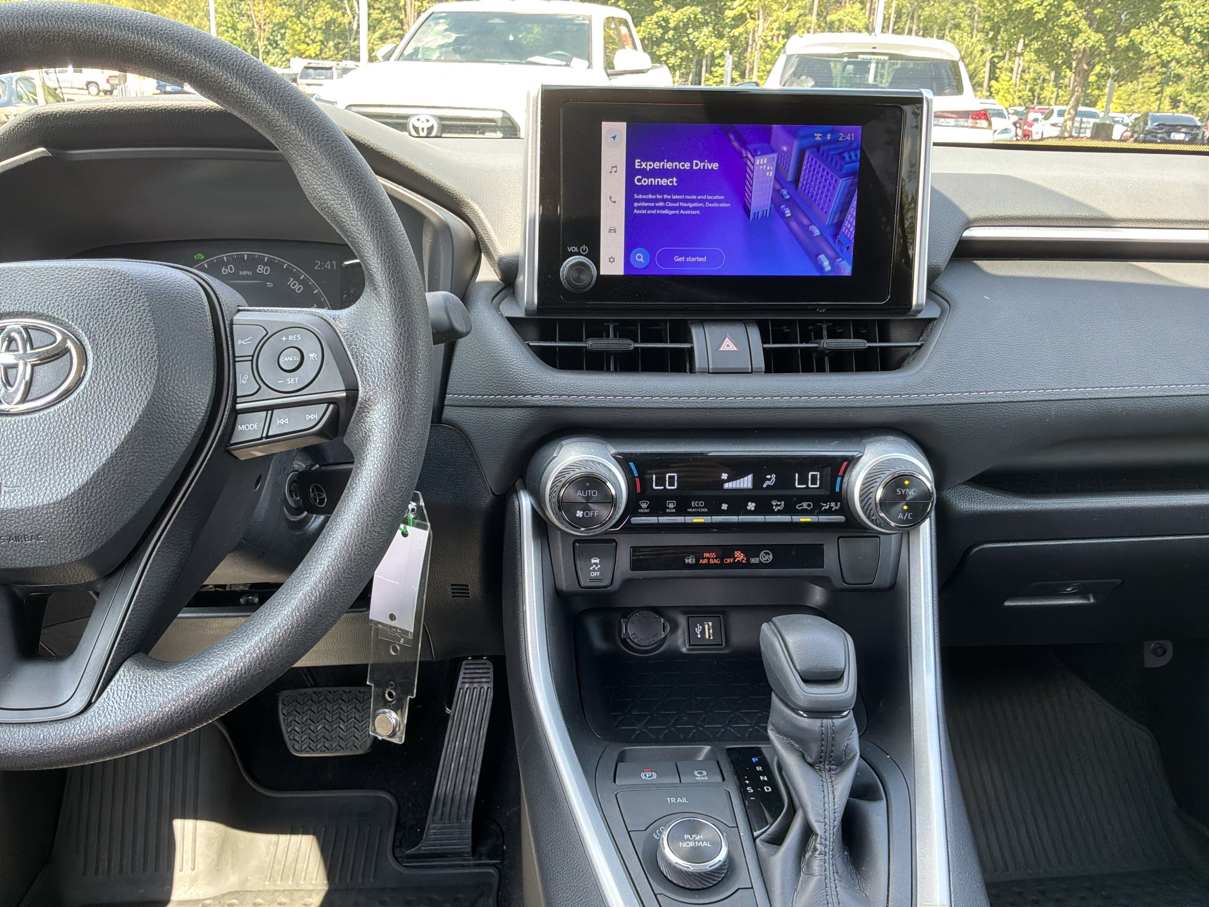 Used 2024 Toyota RAV4 LE AWD/4WD image 29