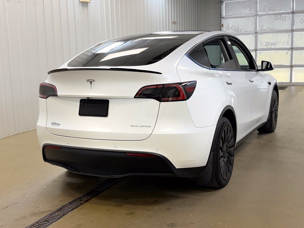 Used 2022 Tesla Model Y Long Range AWD/4WD image 5