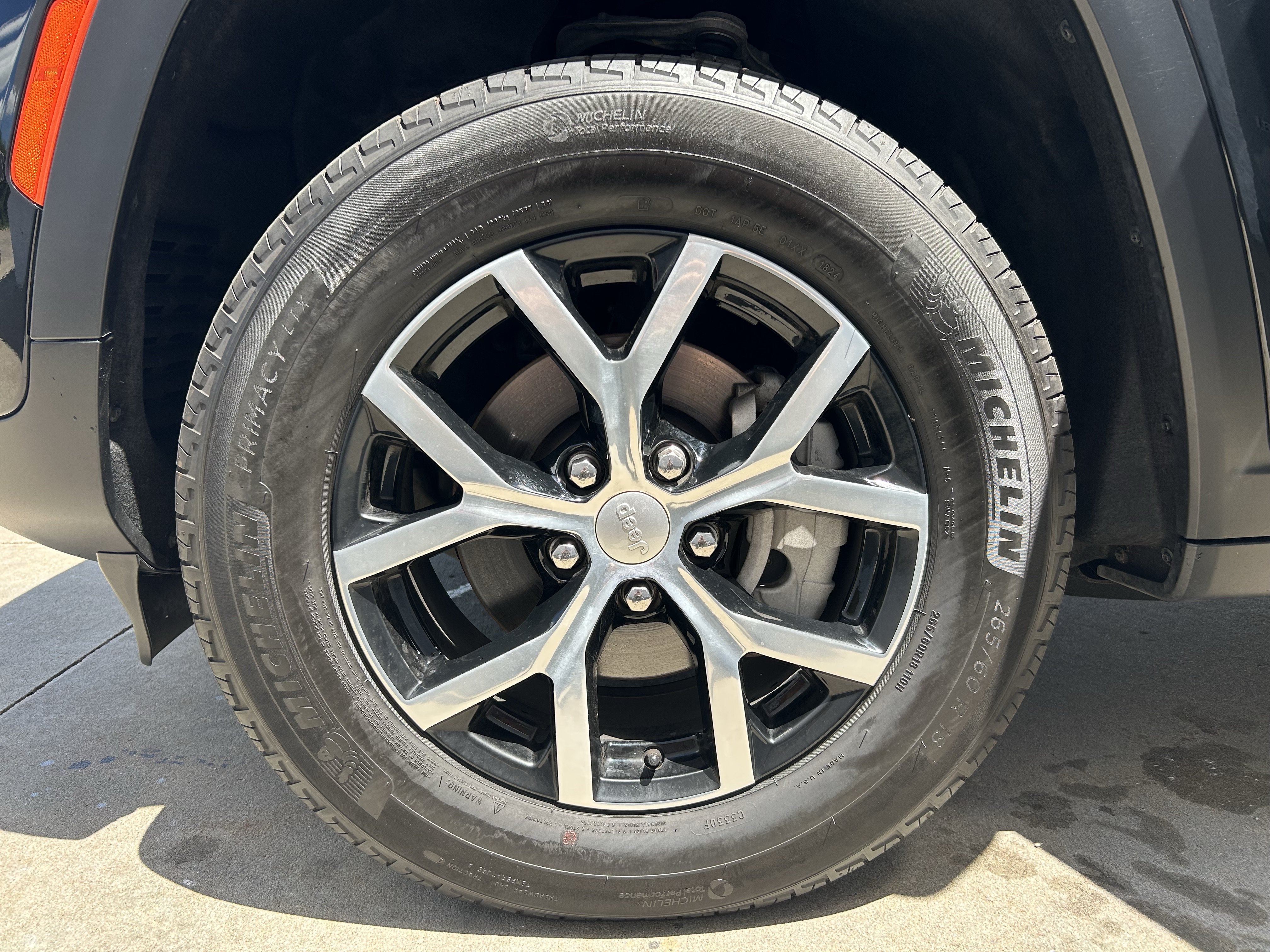 Used 2024 Jeep Grand Cherokee Limited AWD/4WD image 12
