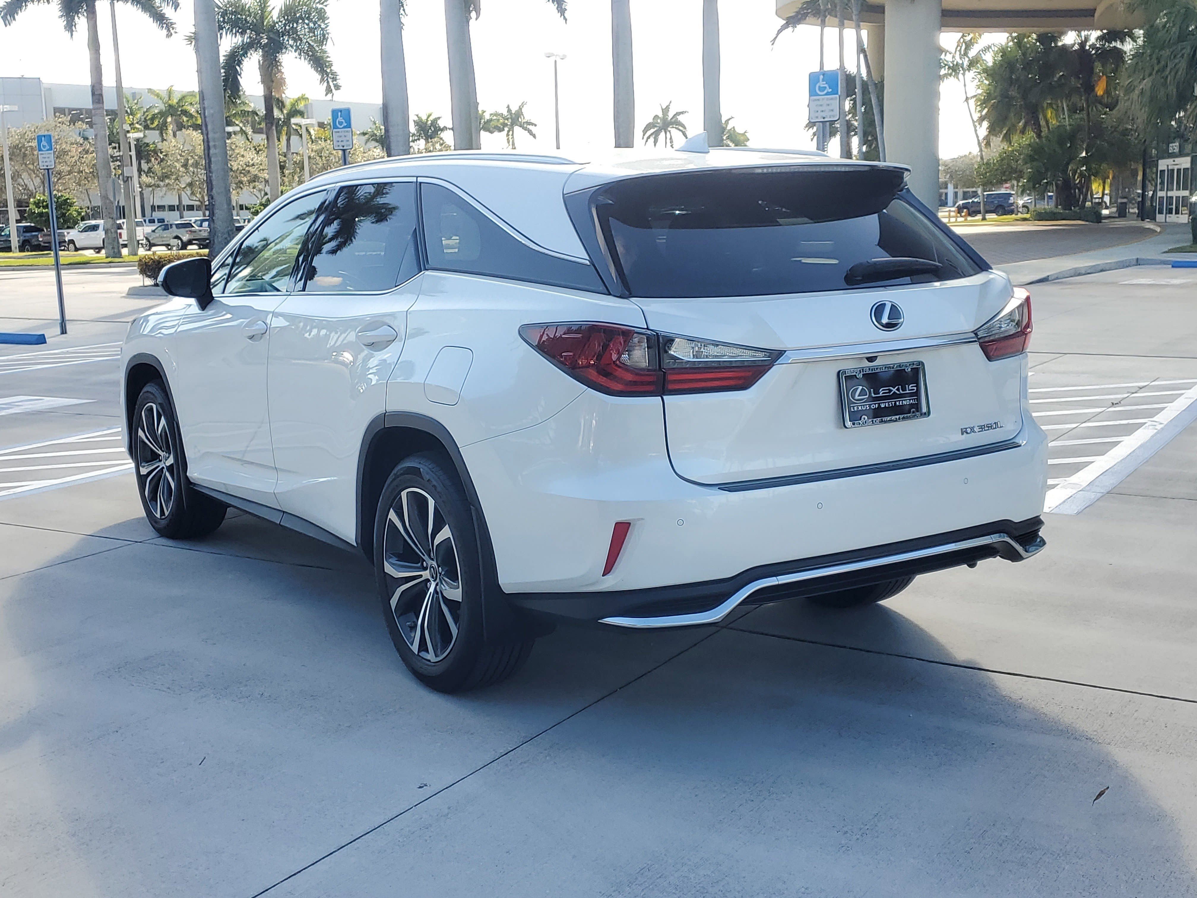 Used 2022 Lexus RX 350L FWD w/ Premium Package image 8