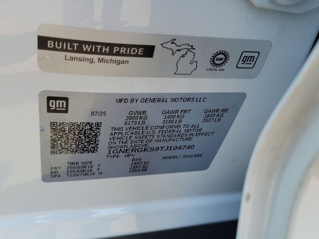 Used 2026 Chevrolet Traverse LT FWD image 32