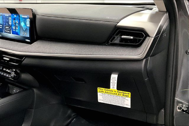 New 2026 Nissan Kicks SV w/ Cold Weather Package FWD image 34