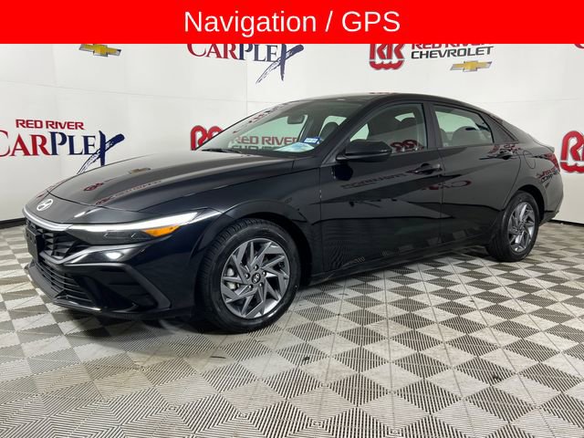 Used 2024 Hyundai Elantra SEL image 4