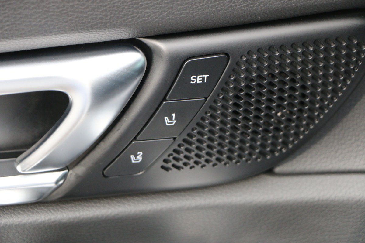 Used 2022 Kia Telluride SX w/ Nightfall Edition Package AWD/4WD image 19