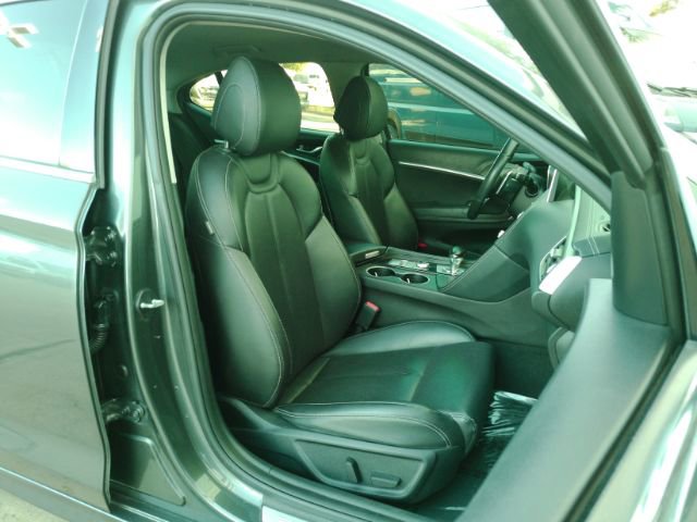 Used 2020 Genesis G70 2.0T image 23