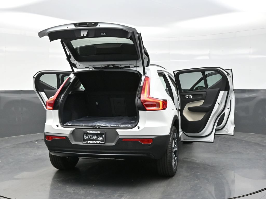 New 2026 Volvo XC40 B5 Plus w/ Climate Package AWD/4WD image 42