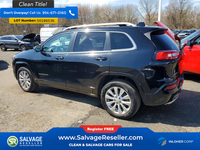 Used 2018 Jeep Cherokee Overland image 3