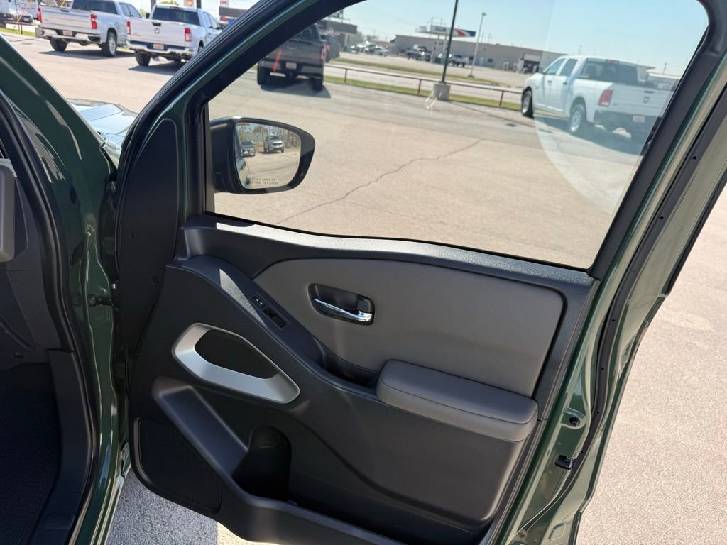 Used 2022 Nissan Frontier SV image 20