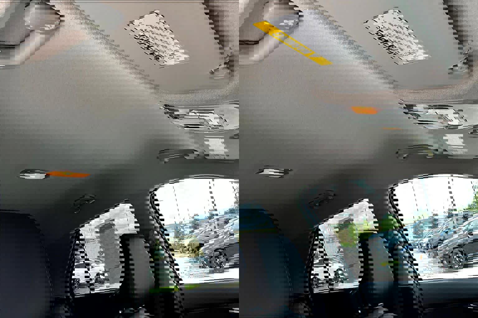 Used 2025 Kia Niro EX image 14