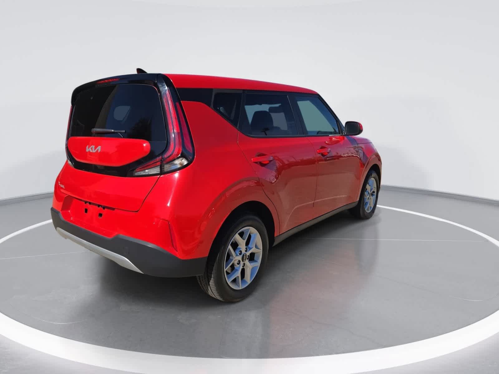 Used 2024 Kia Soul LX w/ Option Group 015 FWD image 8