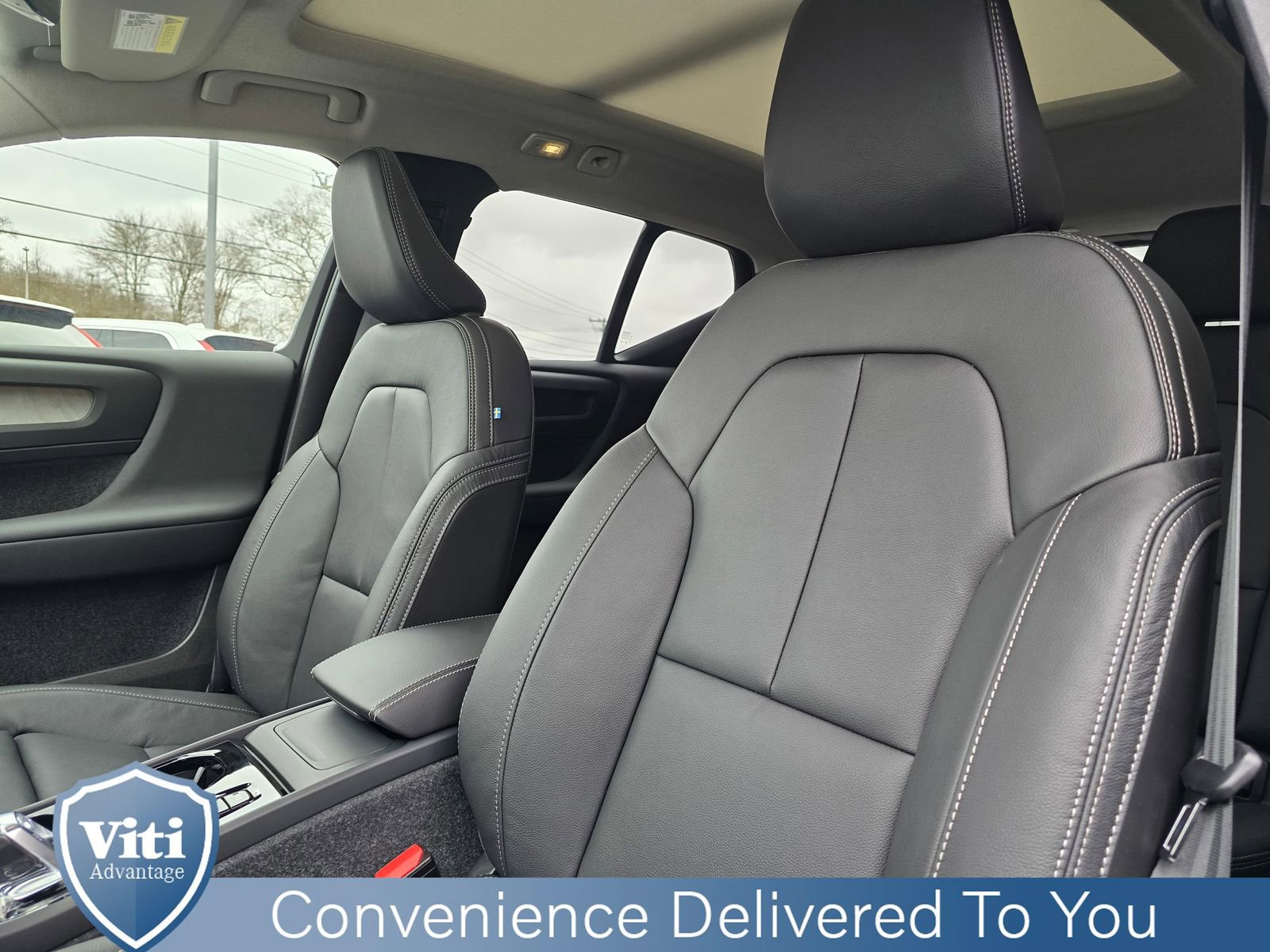 Used 2025 Volvo XC40 B5 Plus w/ Protection Package Premier image 13