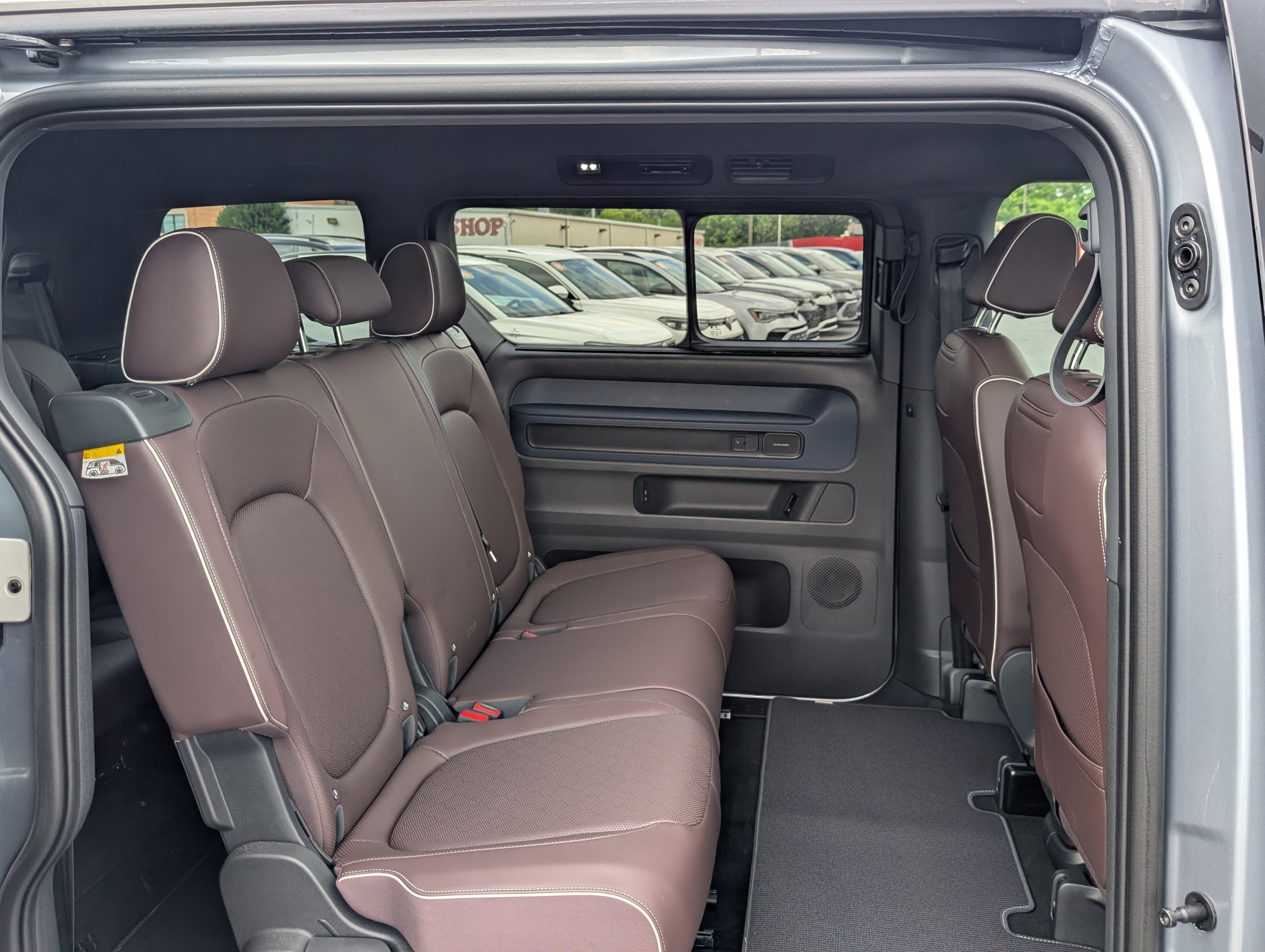 Used 2025 Volkswagen ID. Buzz Pro S Plus w/ Cupholders Package RWD image 11
