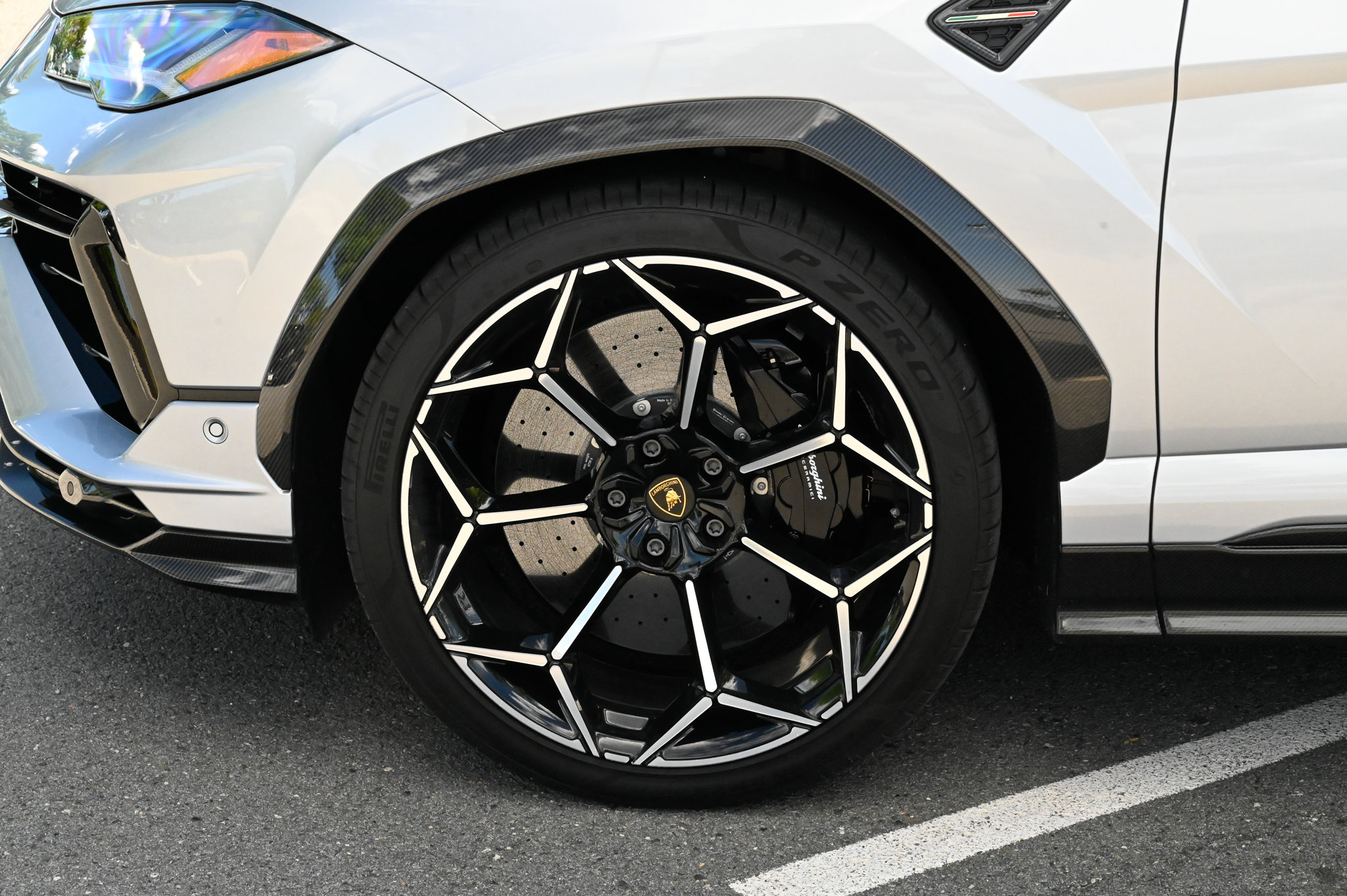 Used 2024 Lamborghini Urus Performante AWD/4WD image 9
