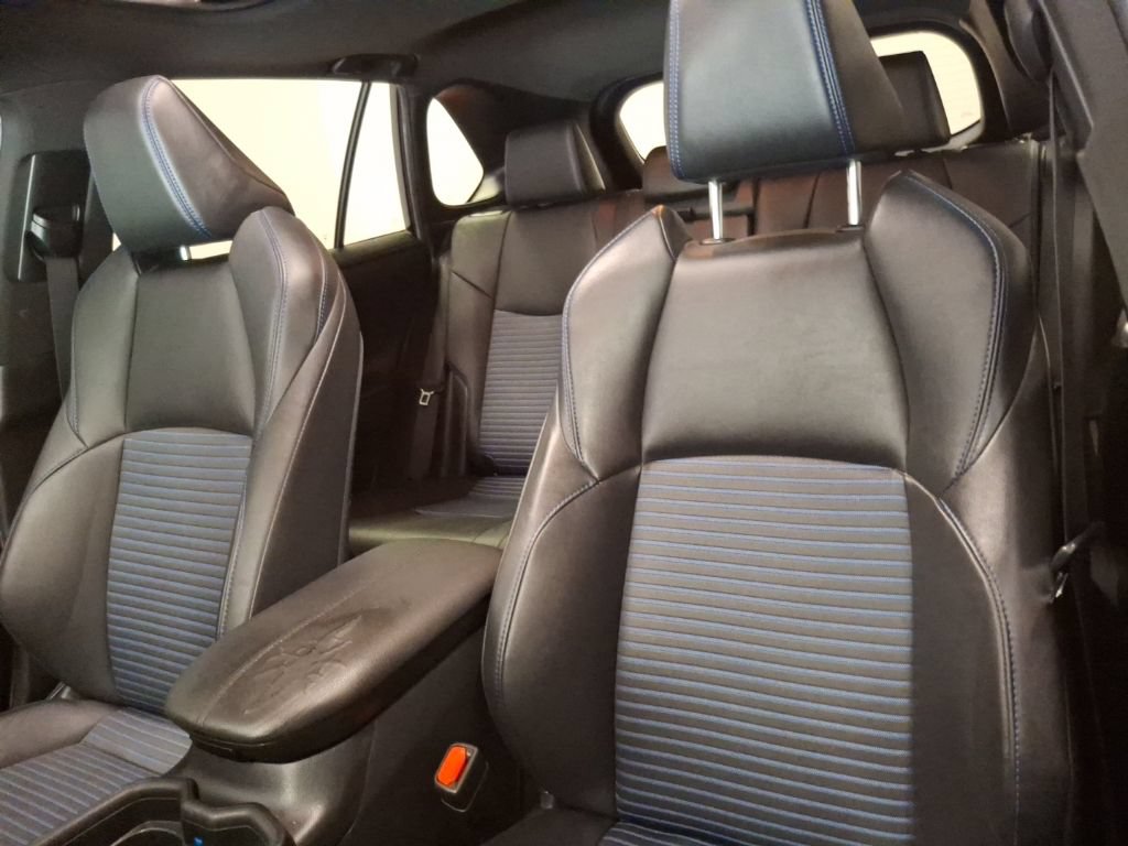 Used 2019 Toyota RAV4 XSE w/ XSE Weather Package AWD/4WD image 18