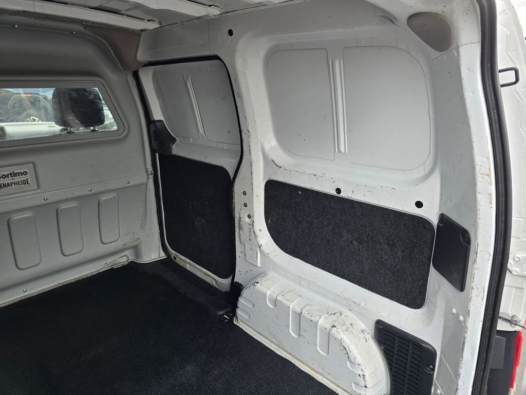 Used 2018 Nissan NV200 SV w/ Navigation Package image 17