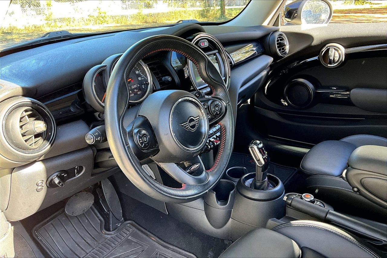 Used 2020 MINI Cooper S image 13