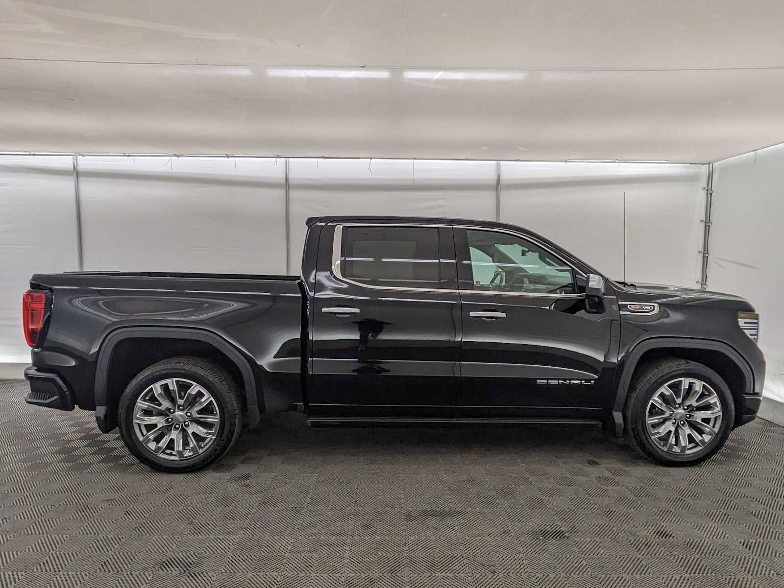 Used 2024 GMC Sierra 1500 Denali w/ Denali Reserve Package image 7