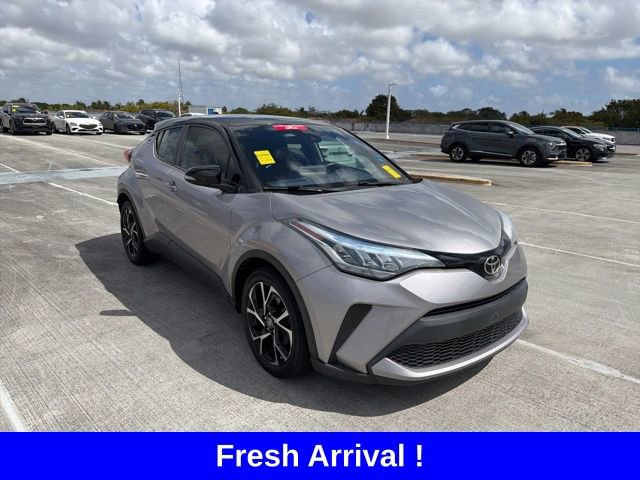 Used 2020 Toyota C-HR XLE image 3