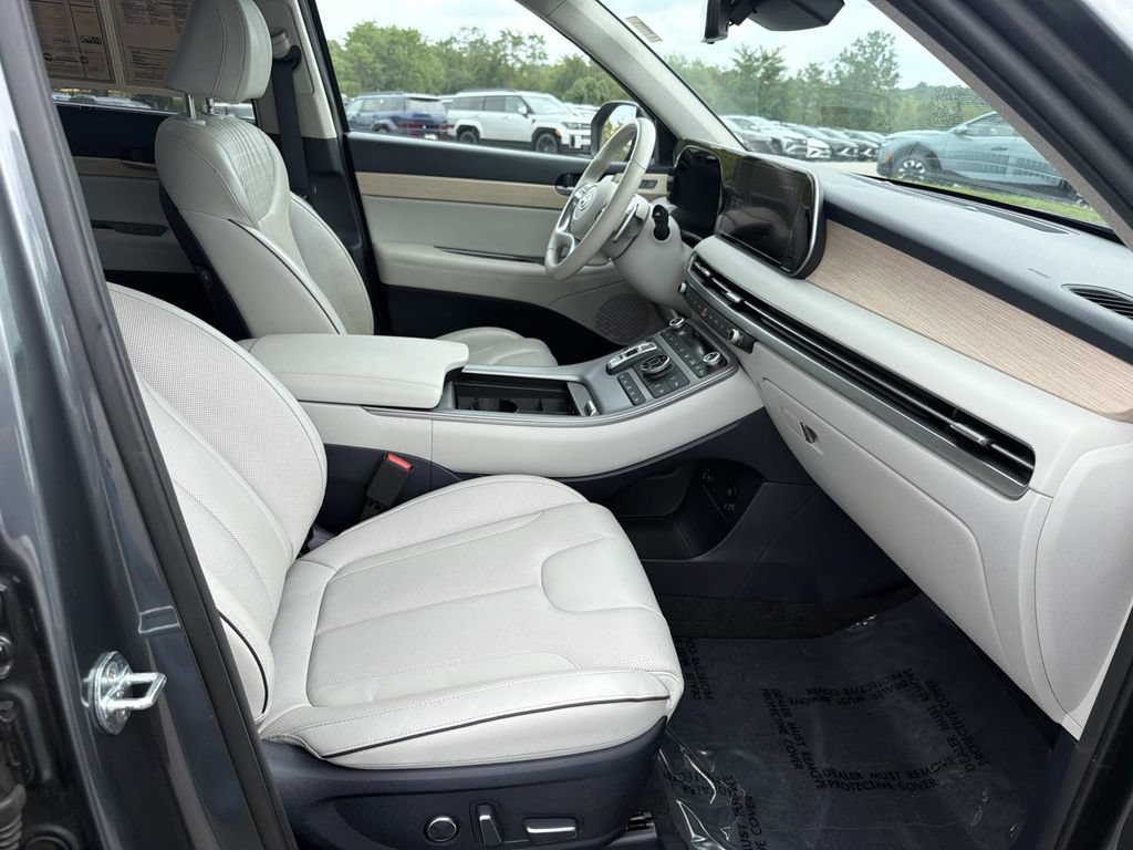 Used 2023 Hyundai Palisade Limited w/ Cargo Package AWD/4WD image 29