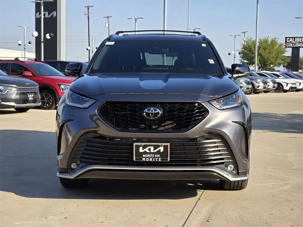 Used 2022 Toyota Highlander XSE image 11