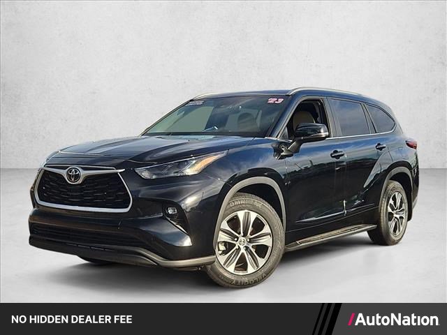 Used 2023 Toyota Highlander XLE w/ Protection Package #3 (TMS)